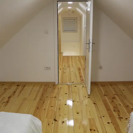 Kucica U Sumi Privatni Smestaj