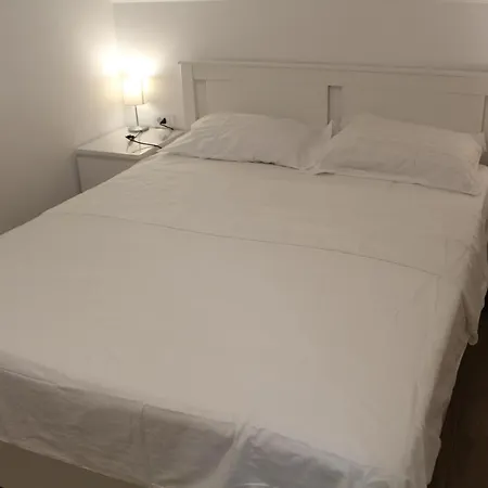 Kucica U Sumi