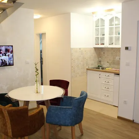 Kucica U Sumi Privatni Smestaj Apartment *