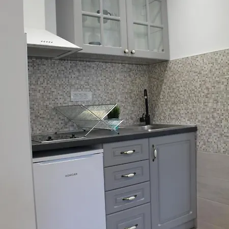 Kucica U Sumi Privatni Smestaj Apartment *