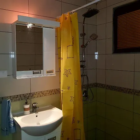 Apartment Kucica U Sumi *