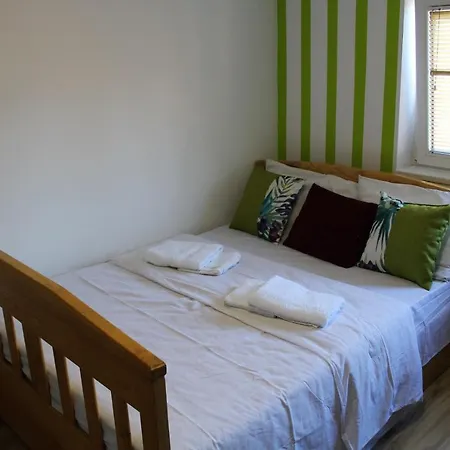 Kucica U Sumi Privatni Smestaj *