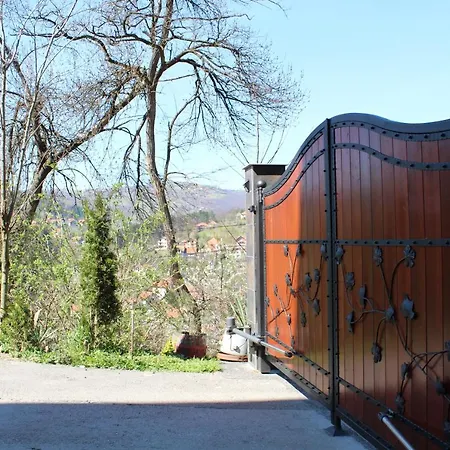 Kucica U Sumi Privatni Smestaj Užice