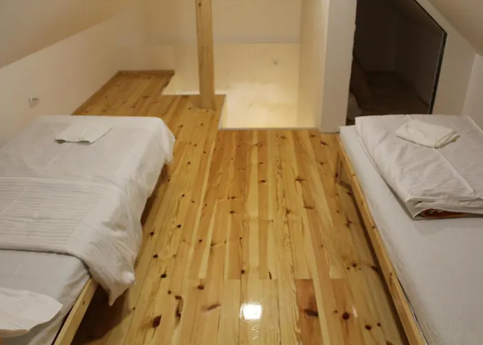 Kucica U Sumi Privatni Smestaj Apartament