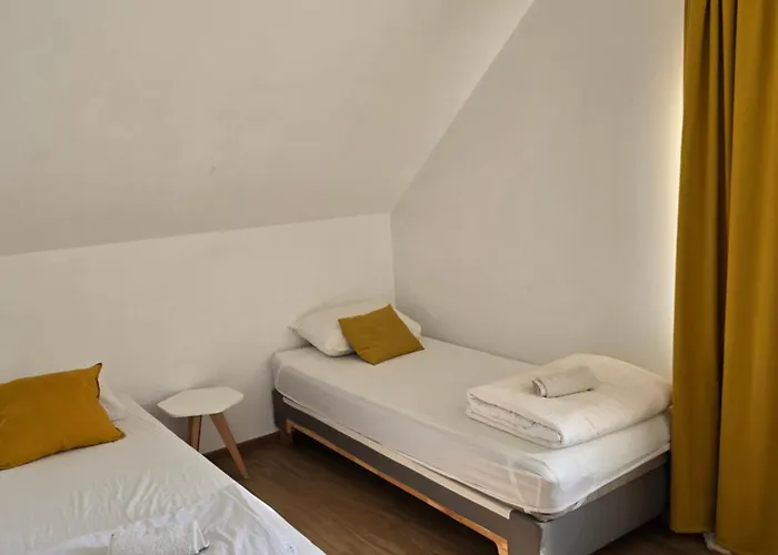 Apartament Kucica U Sumi Privatni Smestaj *